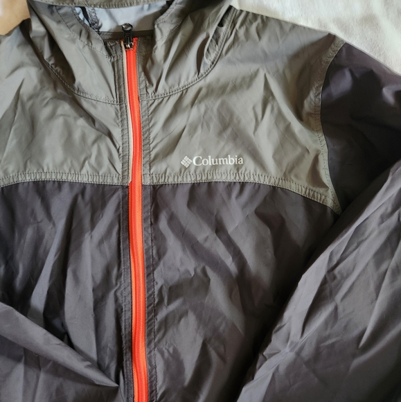 Columbia Kids Rain Jacket – Gray & Black with Red Zip (Size L/14-16) - Picture 3 of 10